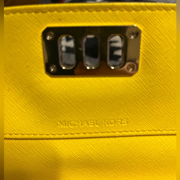Michael Kors Preloved Karson Leather Continental Flap Wallet - Picture 5 of 13